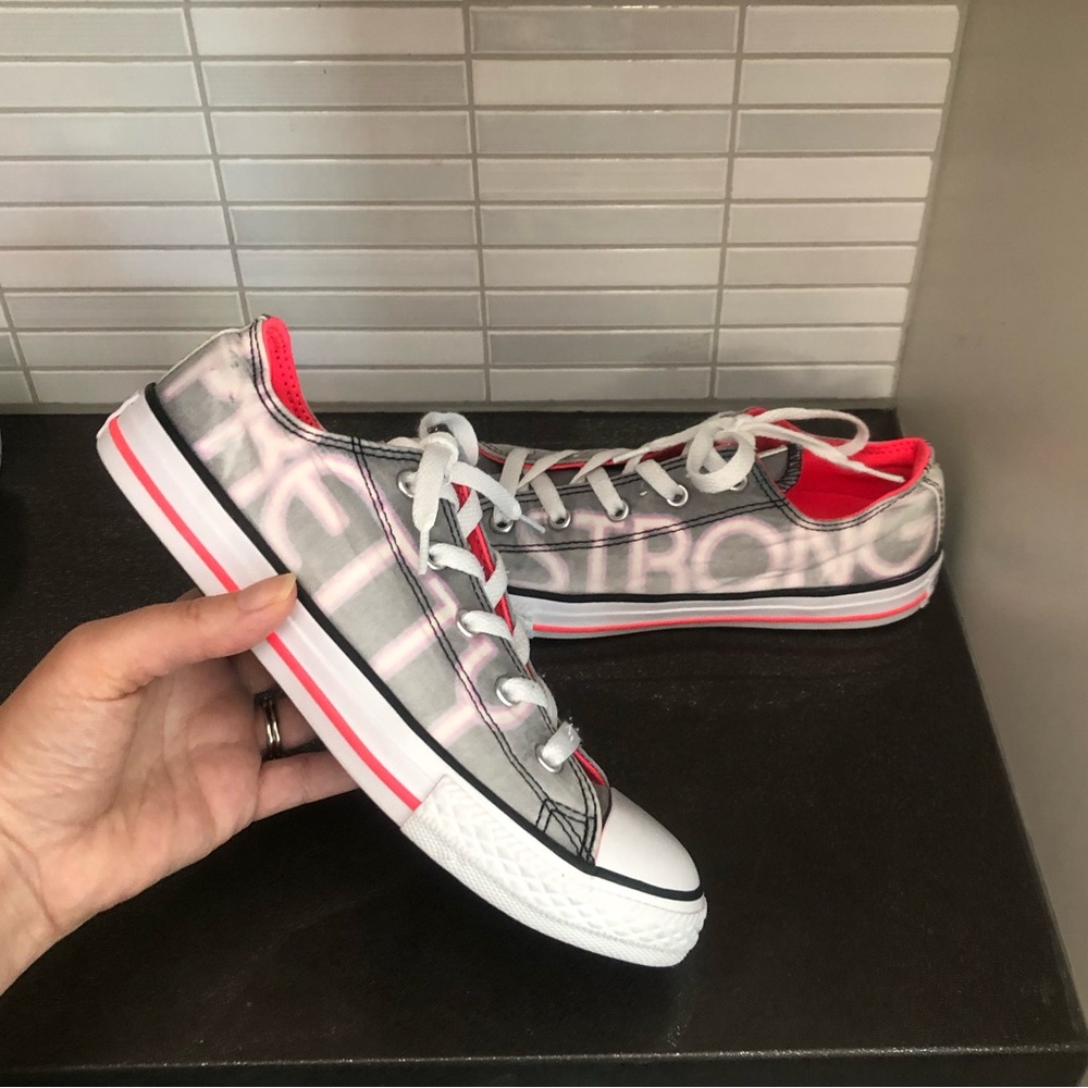 Youth Converse “Pretty Strong” Chuck Taylor Low Top